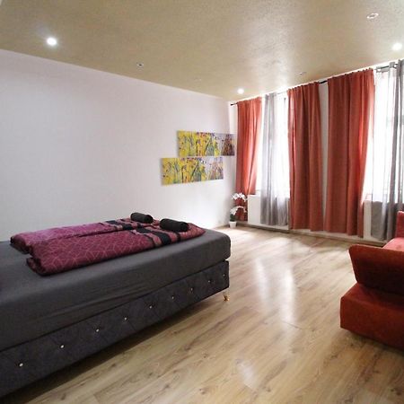 Private Triple Bedroom Rf1 Wina Bagian luar foto