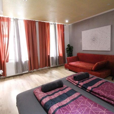 Private Triple Bedroom Rf1 Wina Bagian luar foto