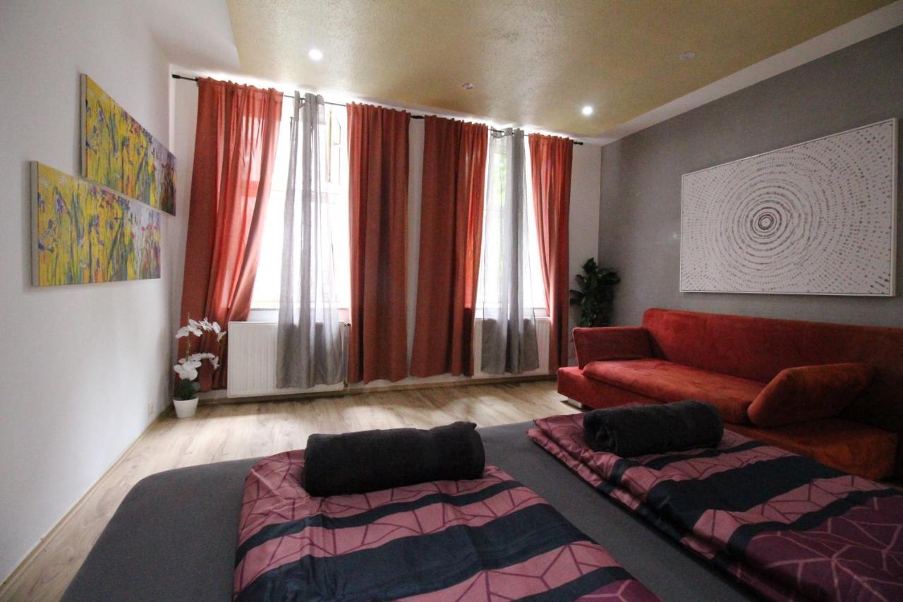 Private Triple Bedroom Rf1 Wina Bagian luar foto