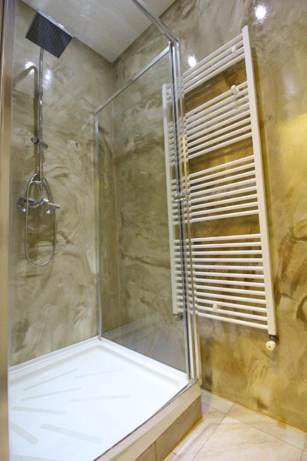 Private Triple Bedroom Rf1 Wina Bagian luar foto