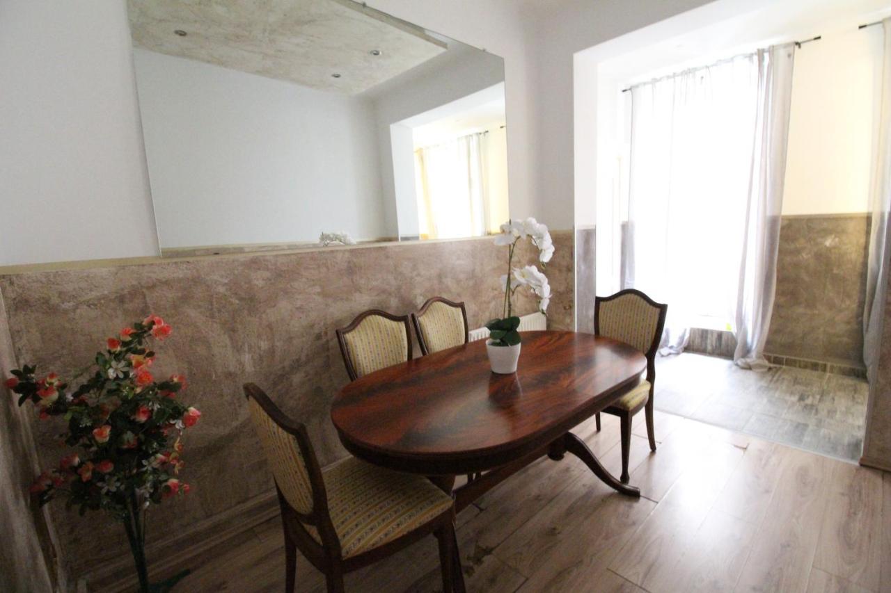 Private Triple Bedroom Rf1 Wina Bagian luar foto
